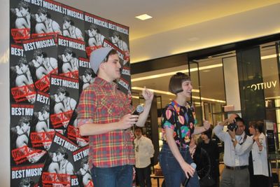 Taylor Trensch, Steffi D. Photo