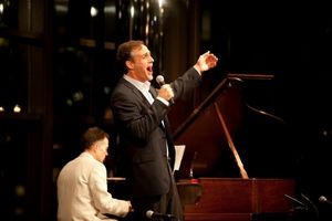 Howard McGillin Photo