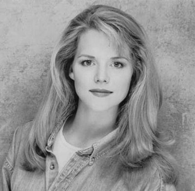 Broadway's Sarah Pfisterer stars in It's Christmas Time Photo