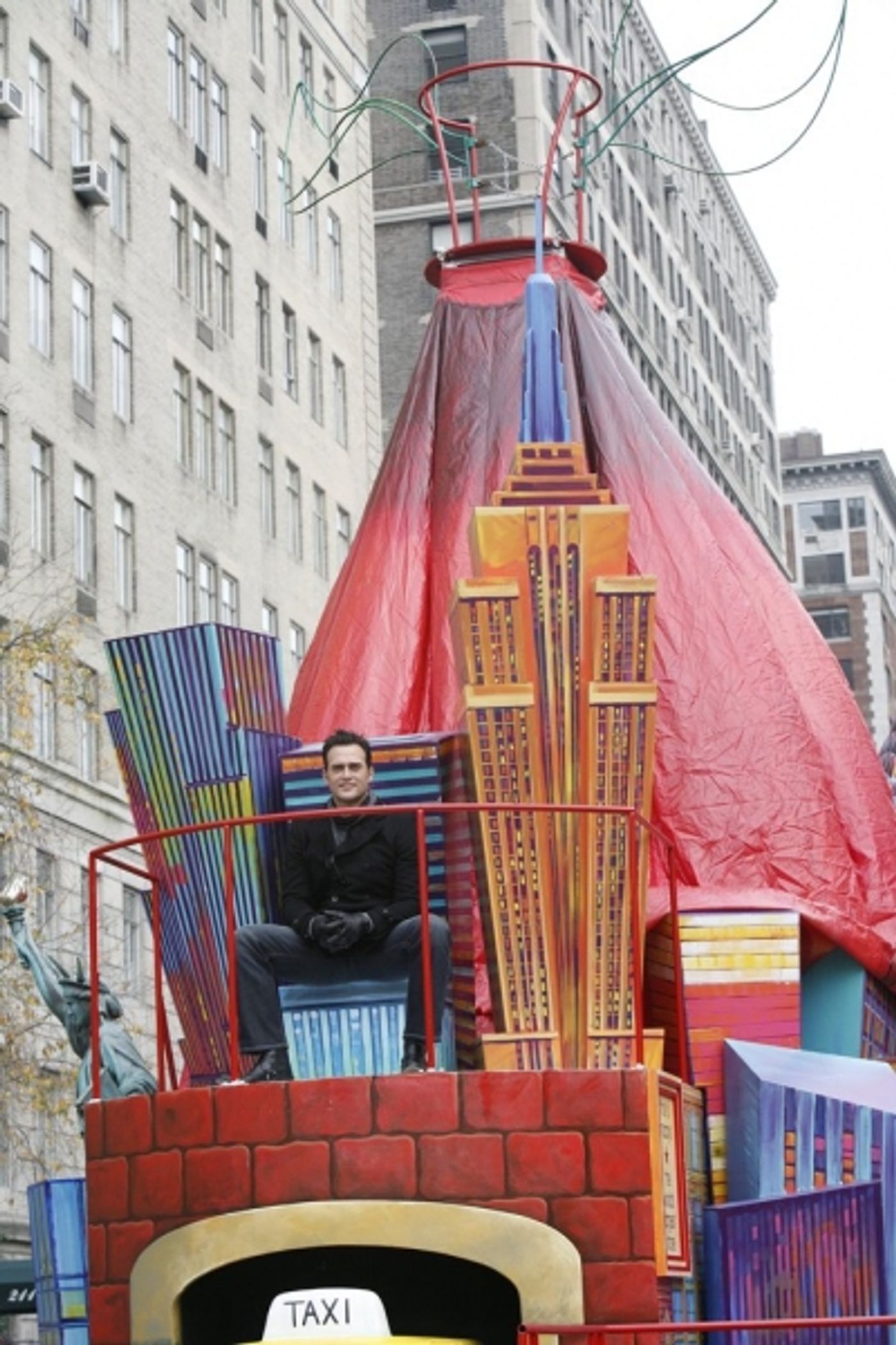 Photo Coverage: The 83rd Edition of the 'Macy's Thanksgiving Day Parade' - The Men  Image