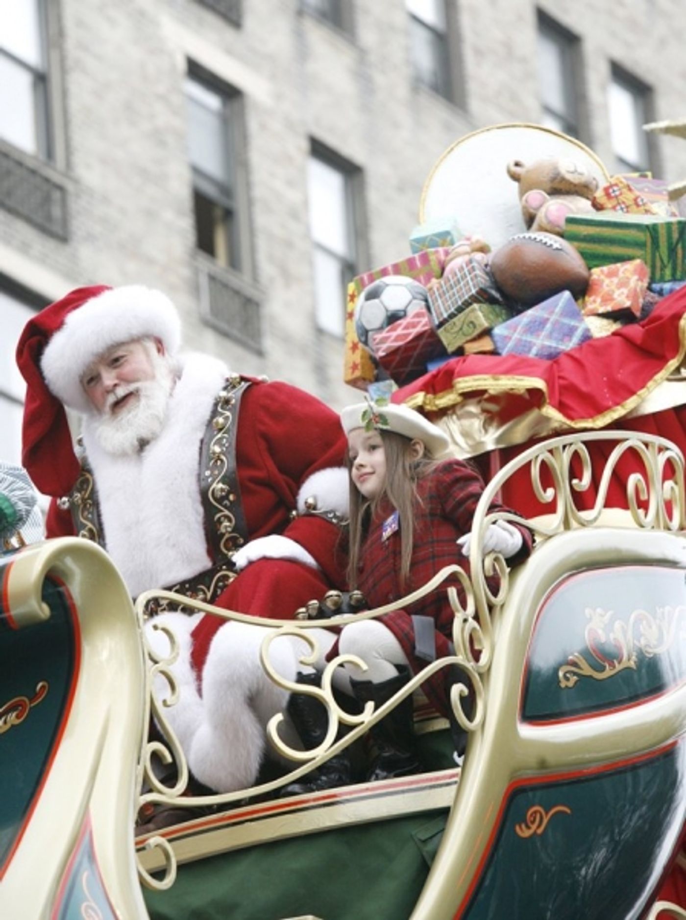 Photo Coverage: The 83rd Edition of the 'Macy's Thanksgiving Day Parade' - The Men  Image