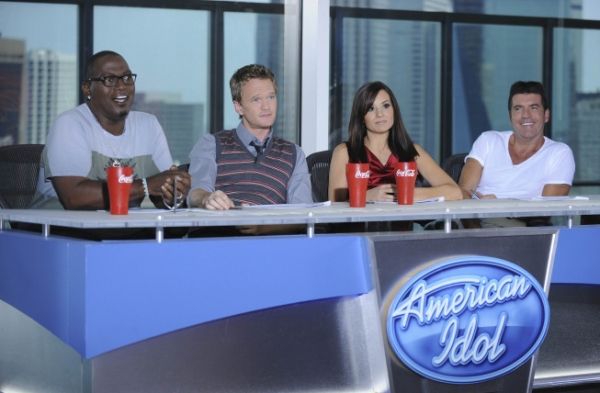 Randy Jackson, Kara DioGuardi, Neil Patrick Harris and Simon Cowell Photo
