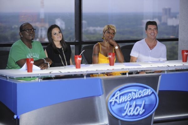 Randy Jackson, Kara DioGuardi, Mary J. Blige and Simon Cowell  Photo