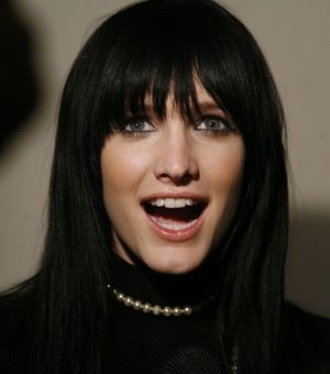 Ashlee Simpson-Wentz @ BroadwayWorld Ashlee Simpson-Wentz Photo
