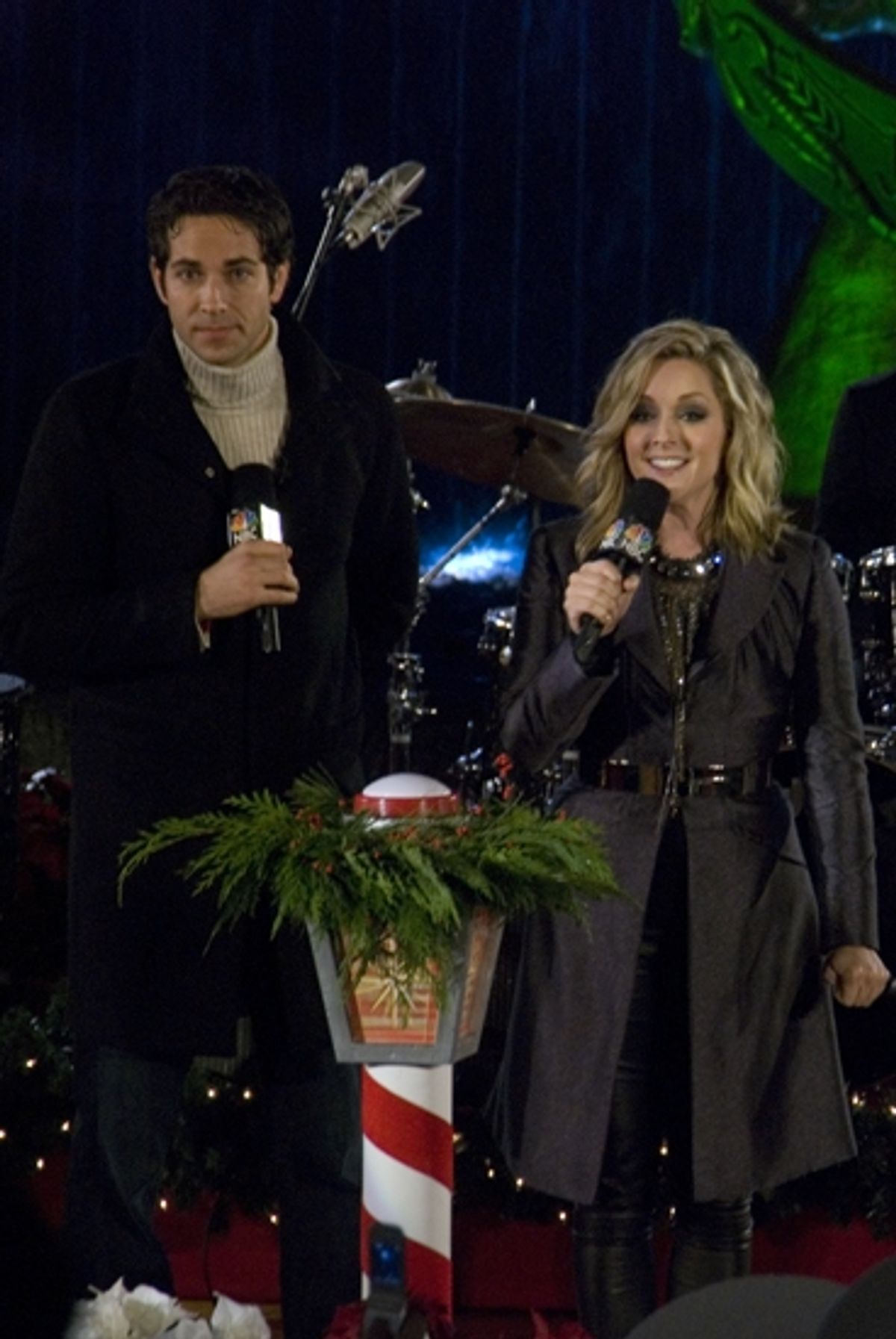 Zach Levi and Jane Krakowski at 2009 Rockefeller Christmas Tree Lighting!