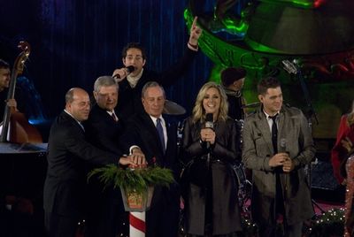 Mayor Michael Bloomberg, Zach Levi, Jane Krakowski, and Michael Buble Photo