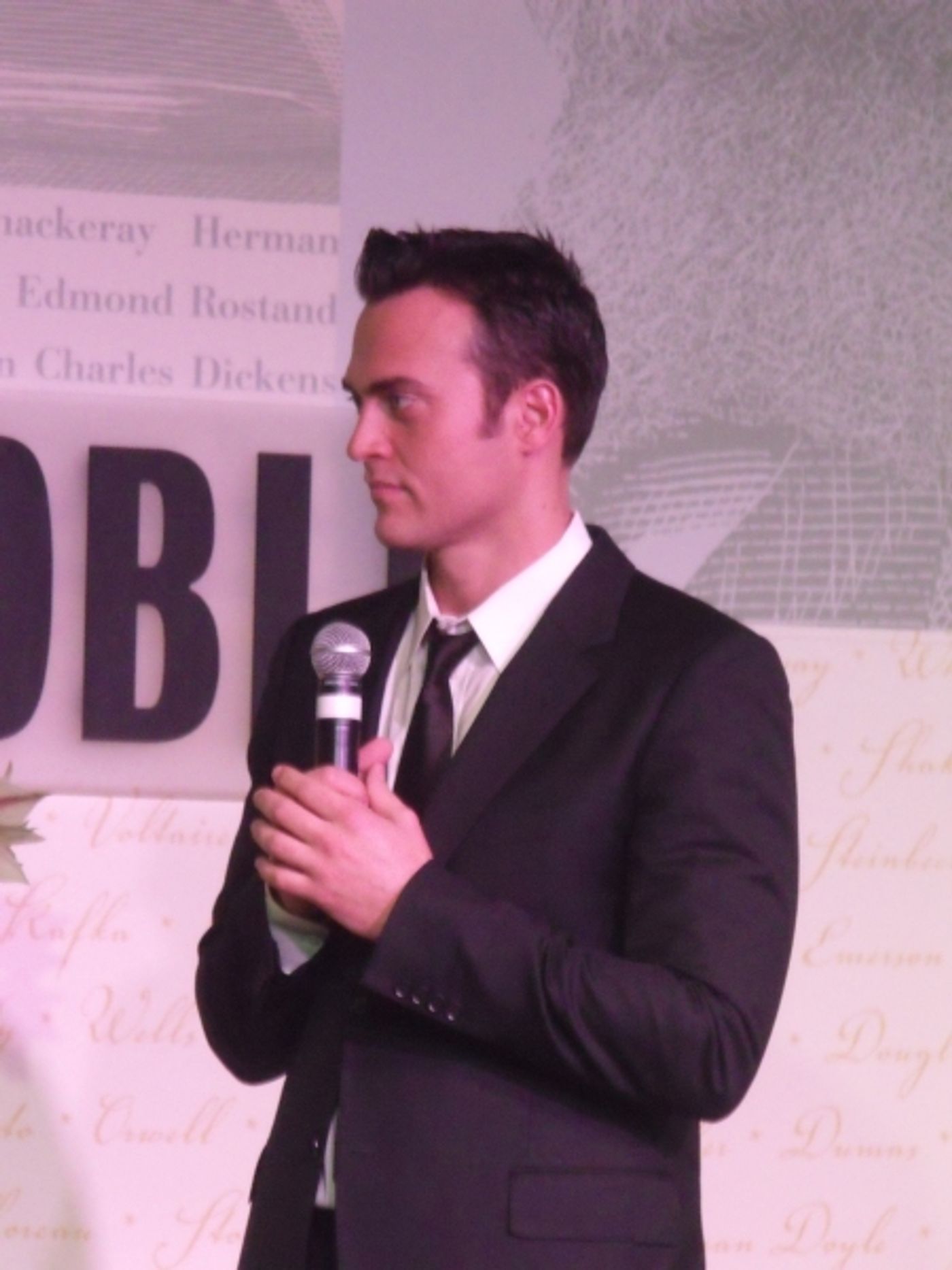 Photo Coverage: Michael Feinstein and Cheyenne Jackson Sign and Sing at Barnes & Noble  Image