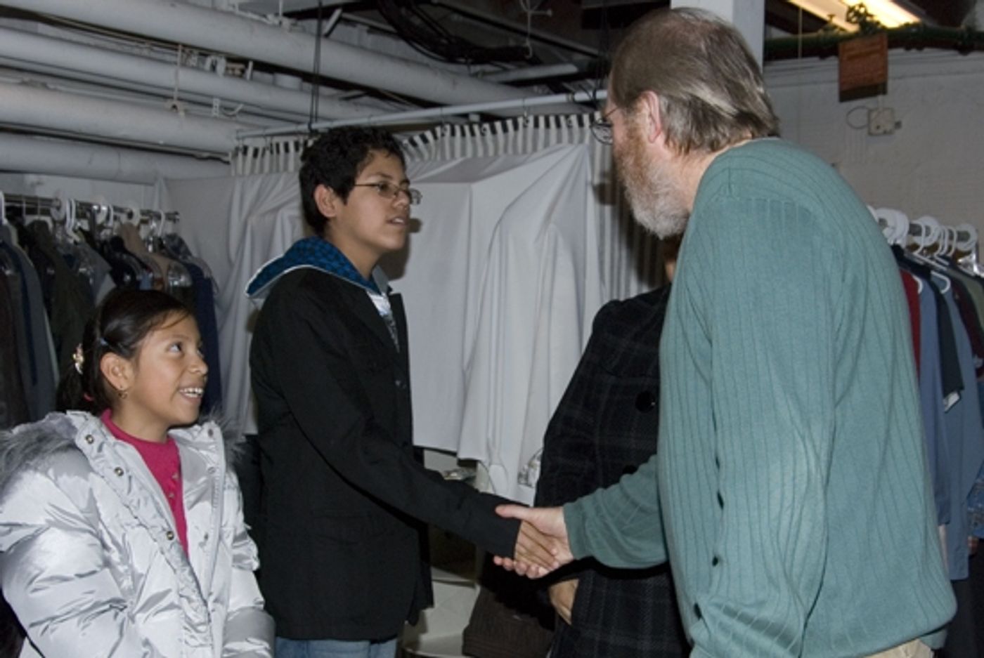 Photo Coverage: SUPERIOR DONUTS Greets Francisco Hernandez and Family  Image