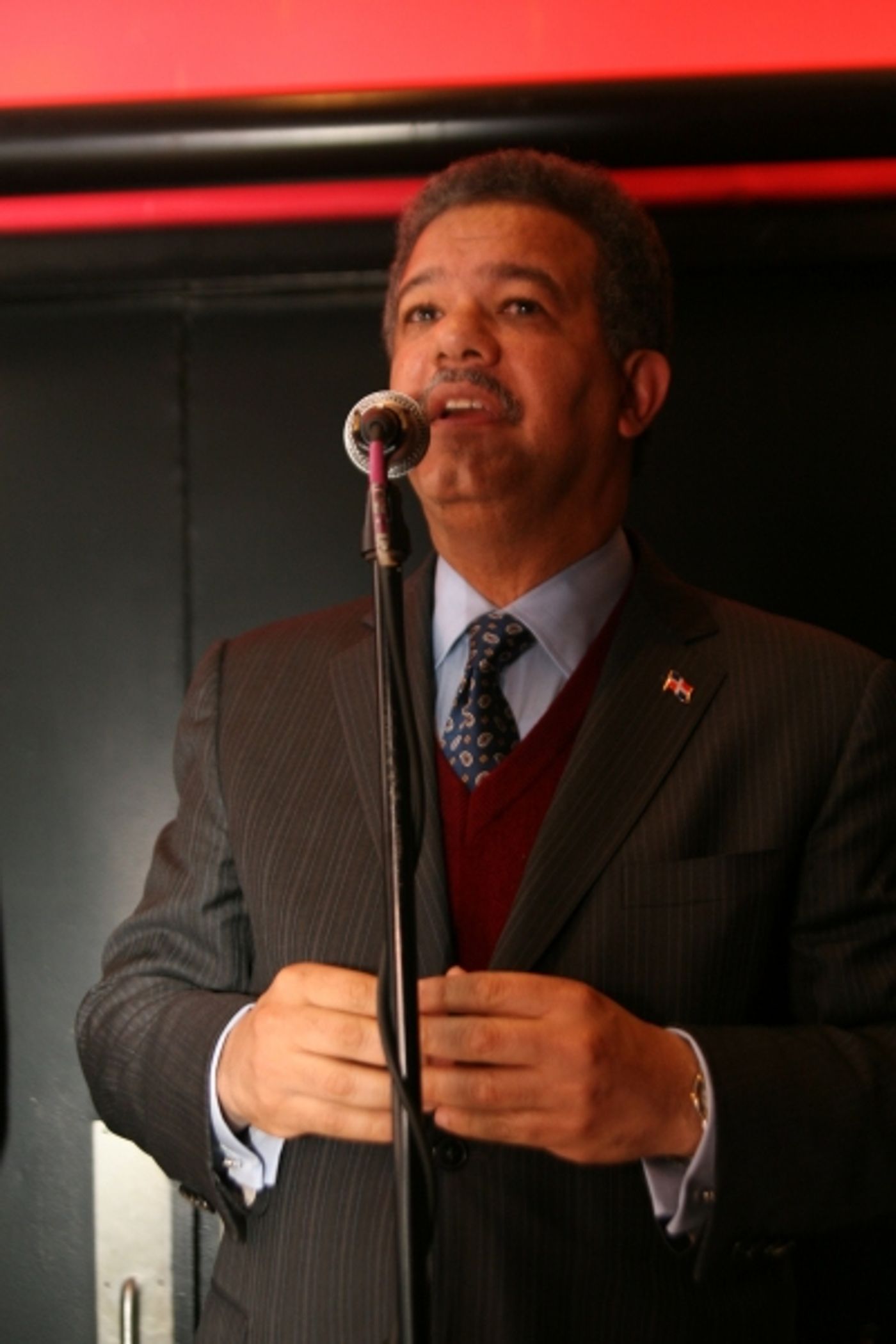 Photo Coverage: JUAN AND JOHN at The Public Photo Coverage: JUAN AND JOHN at The Public Image