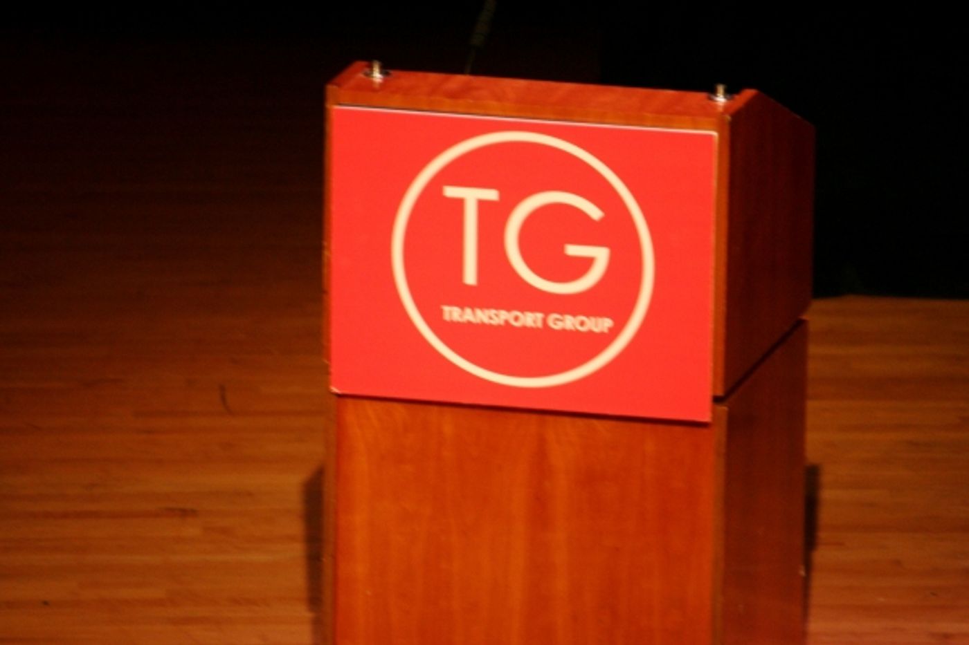 Photo Coverage: Transport Group Honors McNally & Mantello at 'Gimme A Break!' Benefit  Image