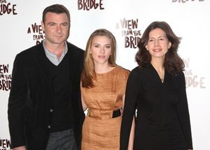Liev Schreiber, Scarlett Johansson & Jessica Hecht @ BroadwayWorld Liev Schreiber, Scarlett Johansson & Jessica Hecht Photo