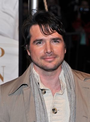 Matthew Settle Photo