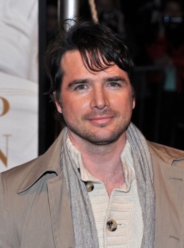 Matthew Settle Photo