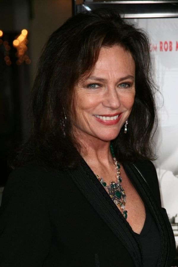  Jacqueline Bisset Photo