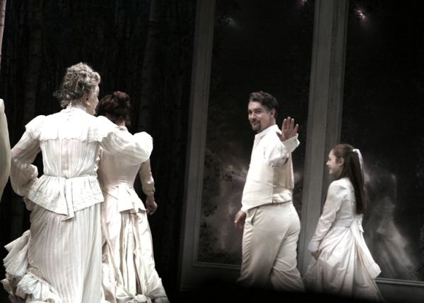 Angela Lansbury, Catherine Zeta-Jones, Alexander Hanson & Katherine Leigh Doherty Photo