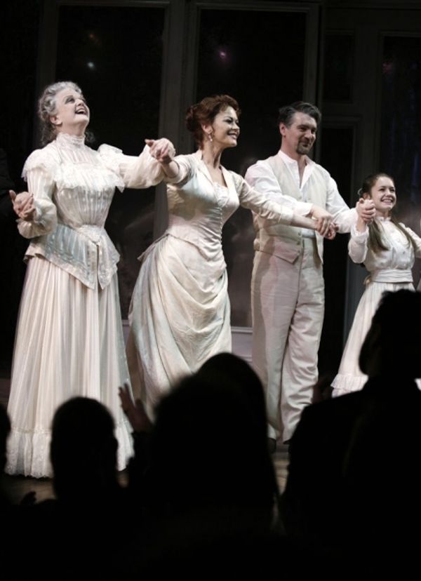 Angela Lansbury, Catherine Zeta-Jones, Alexander Hanson & Katherine Leigh Doherty Photo