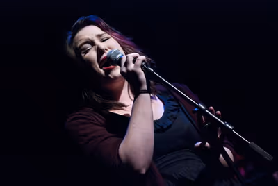 Emma Hunton Photo