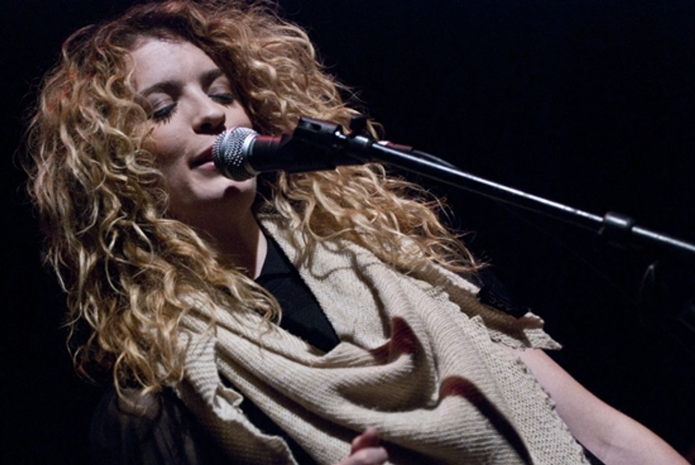 Photo Coverage: 'Broadway Sings For Outreach' Holiday Concert  Image