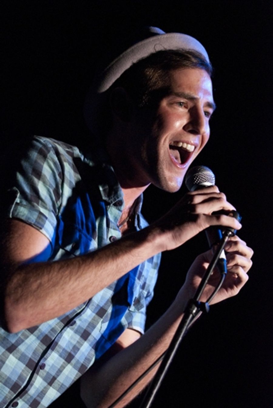 Photo Coverage: 'Broadway Sings For Outreach' Holiday Concert Image