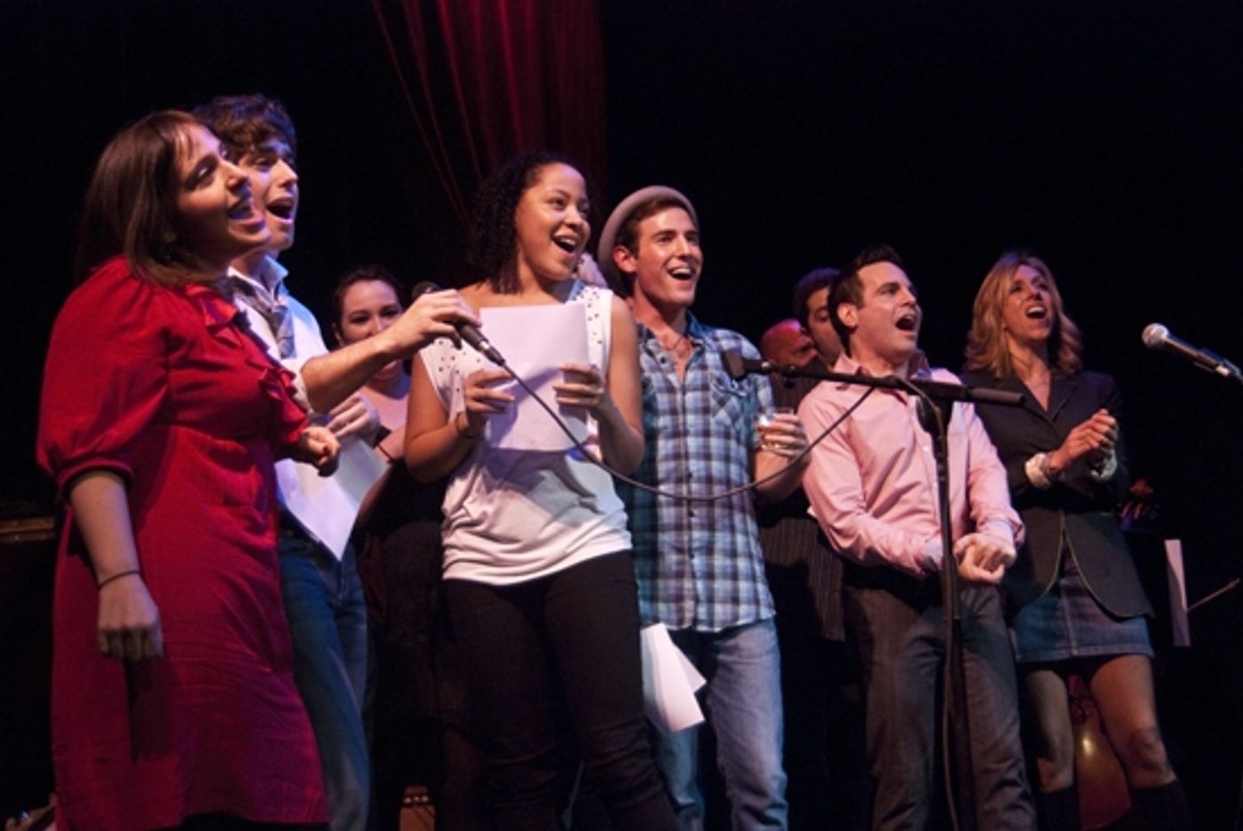 Photo Coverage: 'Broadway Sings For Outreach' Holiday Concert  Image