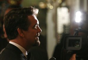  Alexander Hanson  Photo