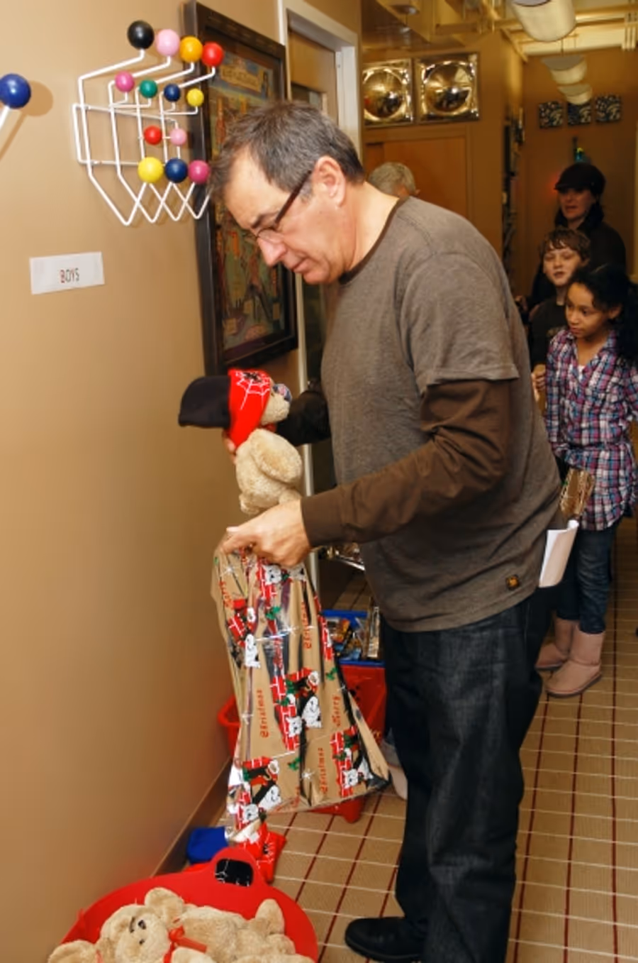 Photo Flash: Broadway Kids Care & Kenny Ortega Host Stocking Stuffing Event Image