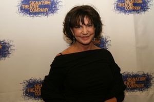 Mercedes Ruehl Photo