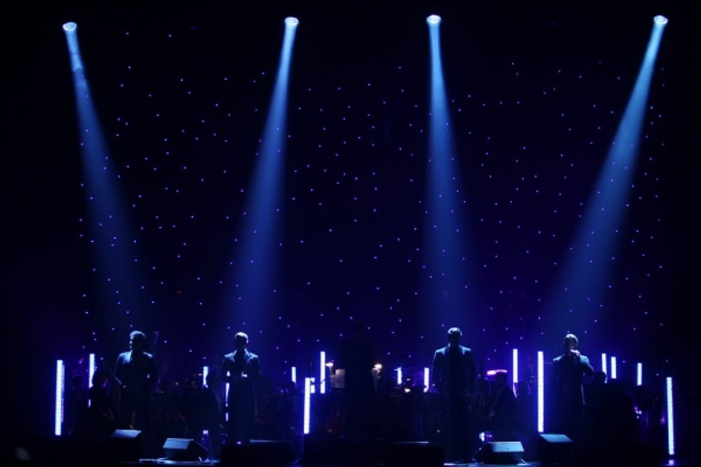 Exclusive Performance Coverage: Il Divo & Kristin Chenoweth Holiday Concert  Image