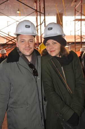 Peter Sarsgaard and Maggie Gyllenhaal Photo