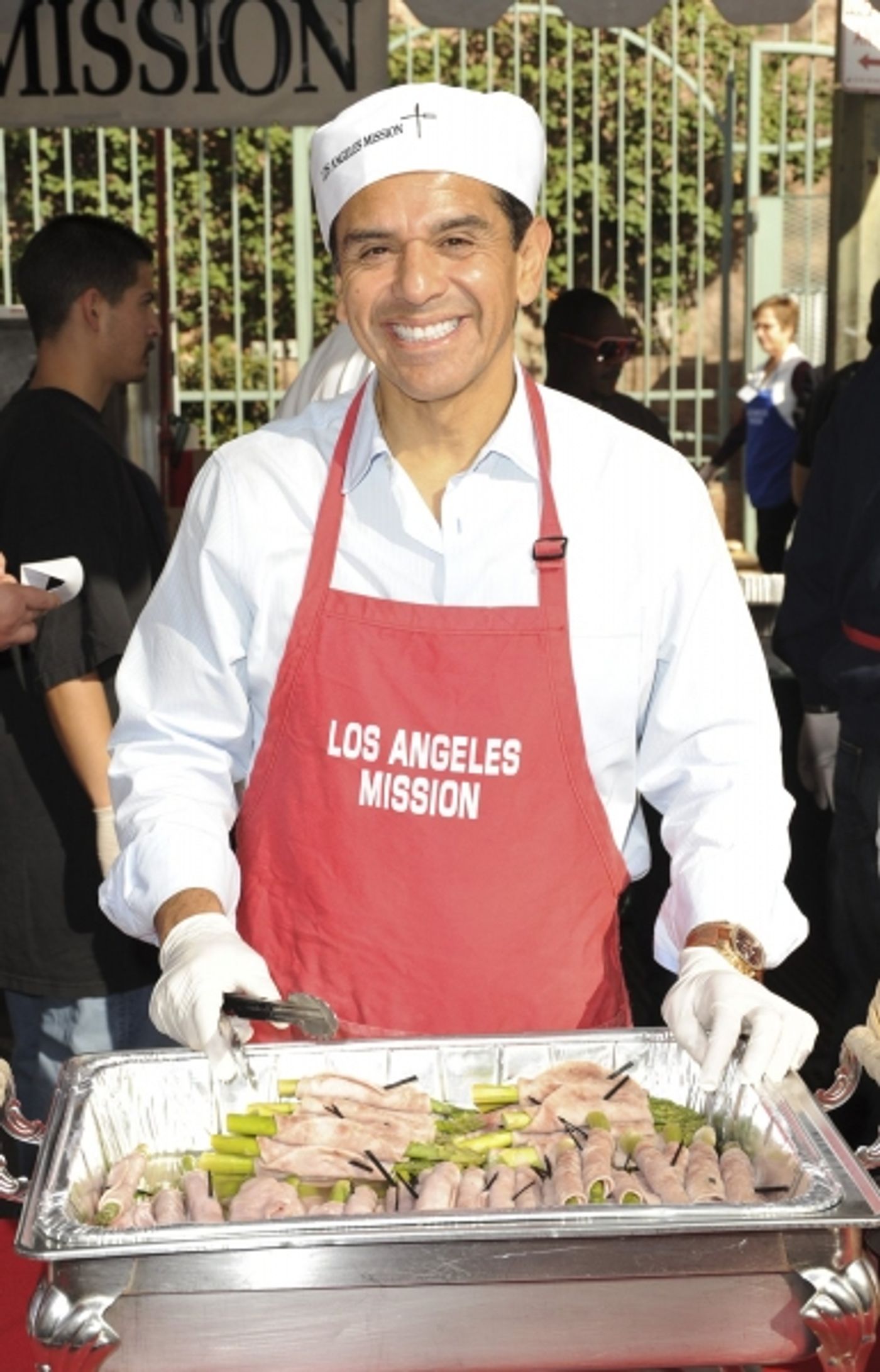 Photo Coverage: Corbin Bleu & More Spend Christmas Eve at the L.A. Mission Photo Coverage: Corbin Bleu & More Spend Christmas Eve at the L.A. Mission Image
