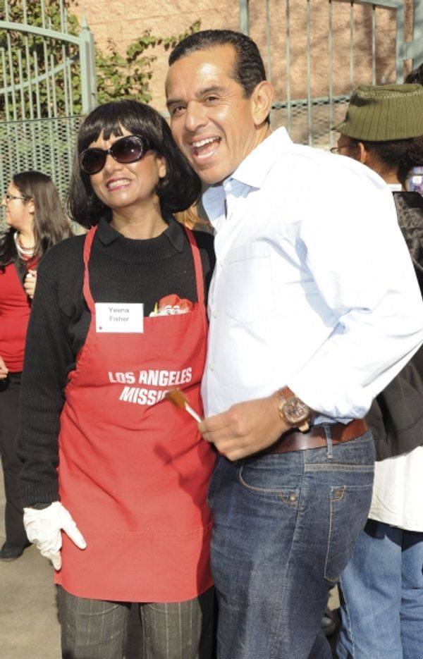Yeena Fischer and Mayor Antonio Villaraigosa Photo
