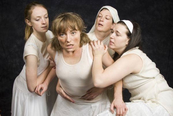 Jessie Underhill as Chorus, Marya Sea Kaminski as Electra, Susanna Burney as Chorus,  Photo