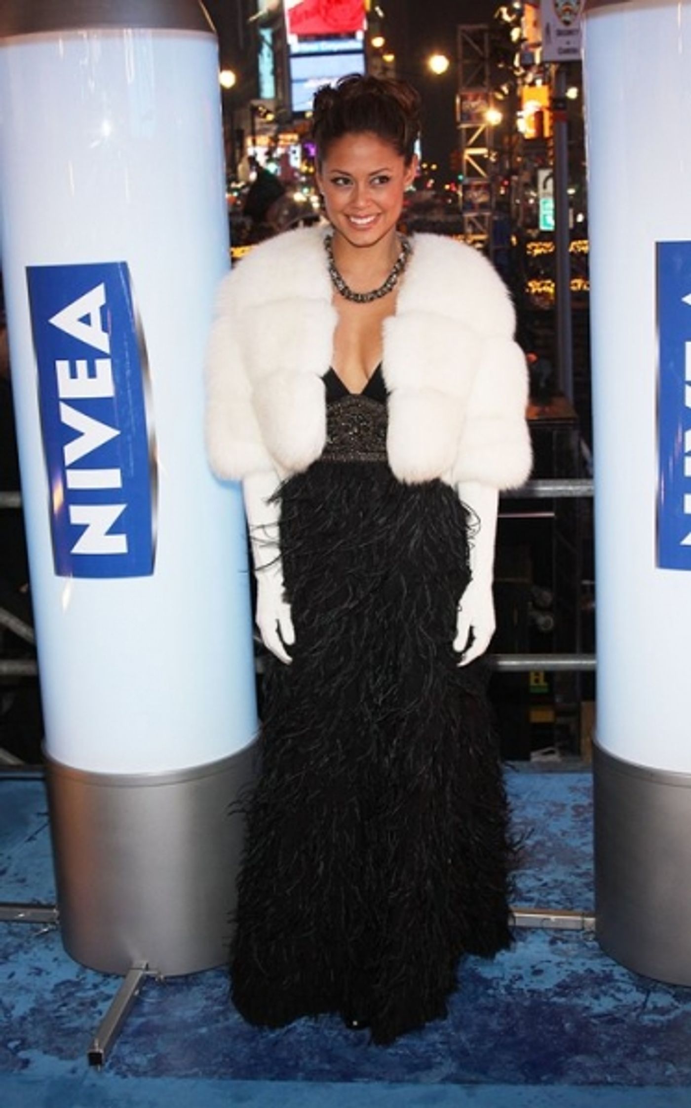 Photo Coverage: HAIR Cast & More Perform at New Year's Eve in NYC! Photo Coverage: HAIR Cast & More Perform at New Year's Eve in NYC! Image