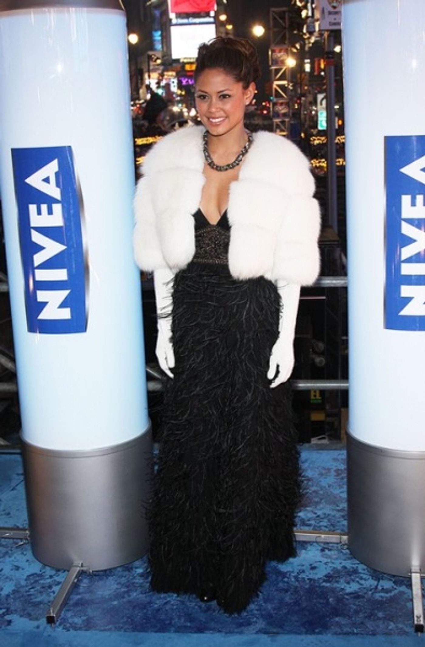 Photo Coverage: HAIR Cast & More Perform at New Year's Eve in NYC! Photo Coverage: HAIR Cast & More Perform at New Year's Eve in NYC! Image