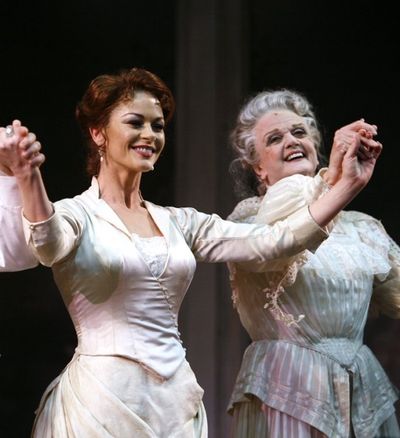Catherine Zeta-Jones & Angela Lansbury  Photo