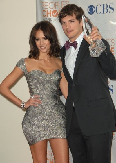  Jessica Alba and Ashton Kutcher  Photo