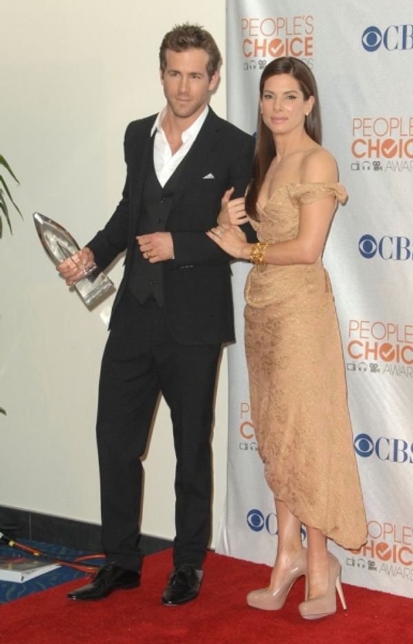  Ryan Reynolds and Sandra Bullock Photo