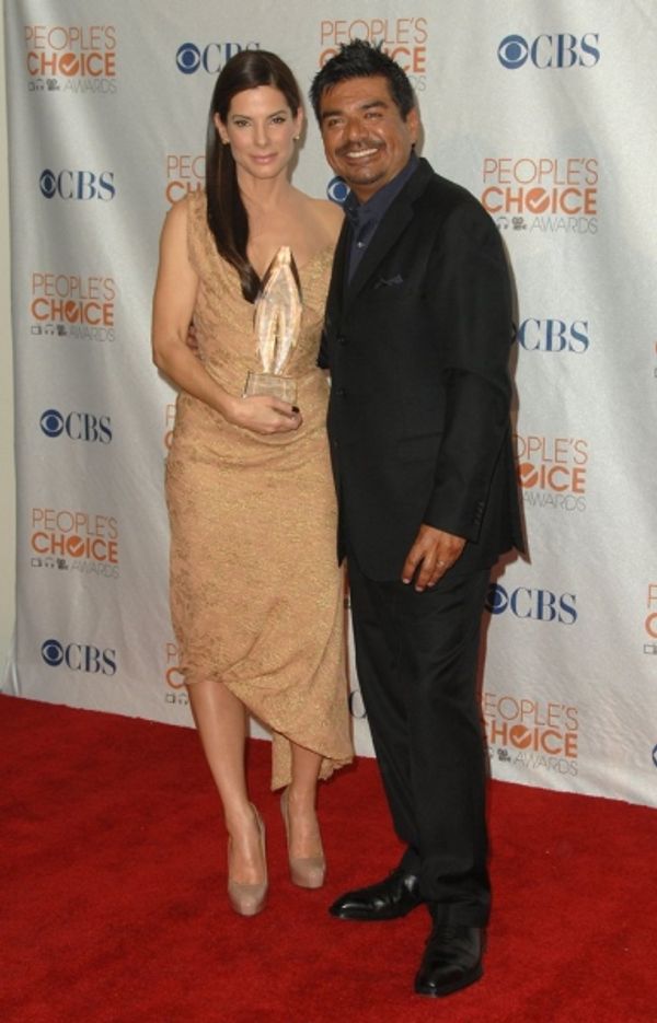  Sandra Bullock and George Lopez Photo