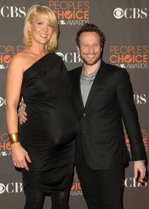 Jenna Elfman and husband Bohdi Elfman @ BroadwayWorld Jenna Elfman and husband Bohdi Elfman Photo