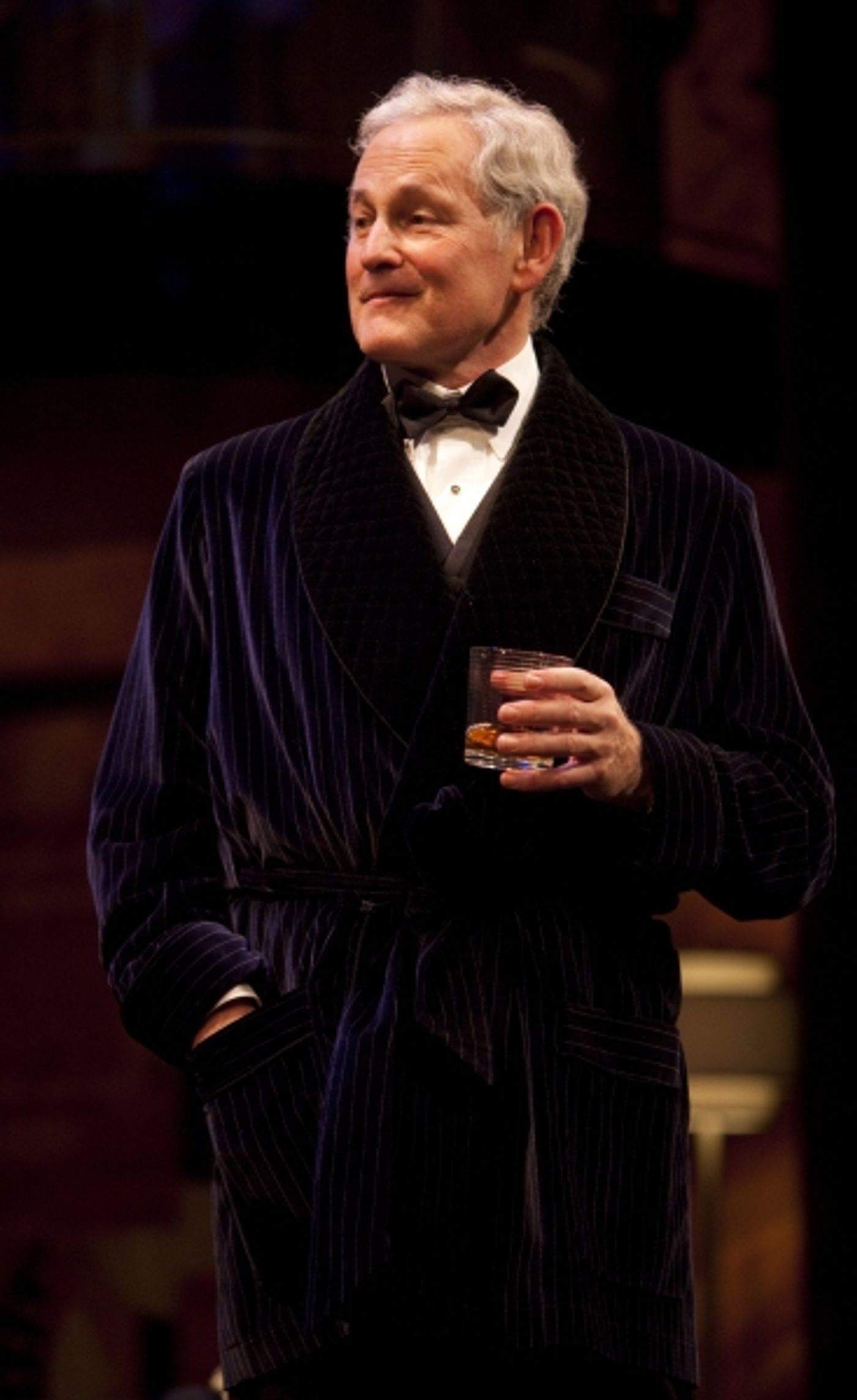 Photo Flash: PRESENT LAUGHTER Starring Victor Garber Opens Tonight  Image
