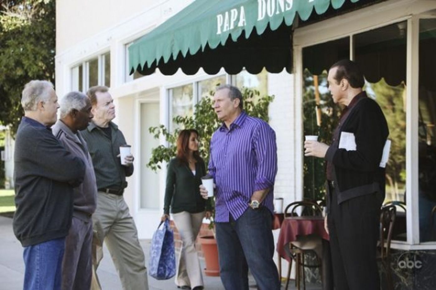 Photo Flash: Chazz Palminteri Guests On ABC's 'Modern Family' Sneak Peak  Image