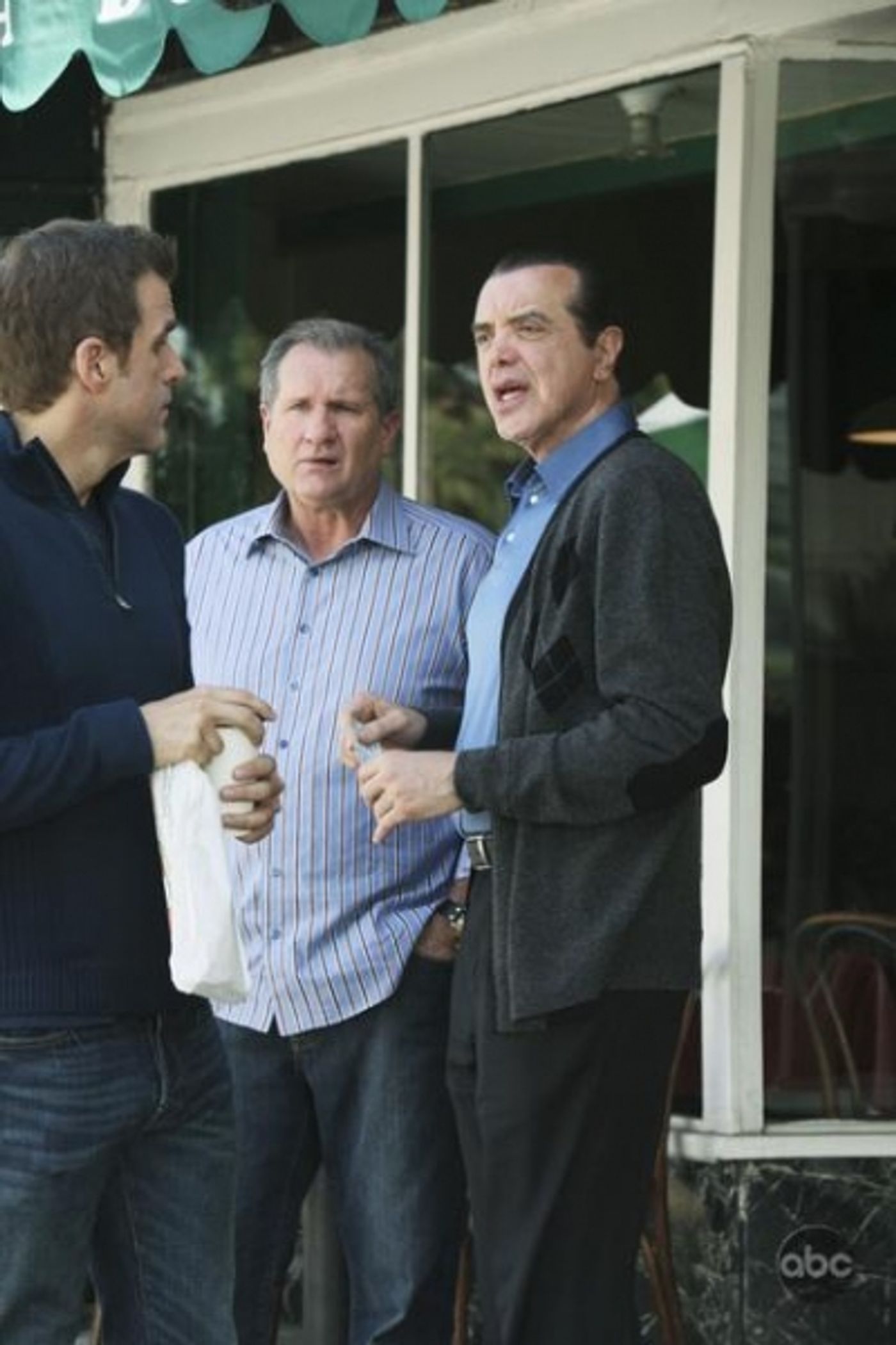 Photo Flash: Chazz Palminteri Guests On ABC's 'Modern Family' Sneak Peak  Image