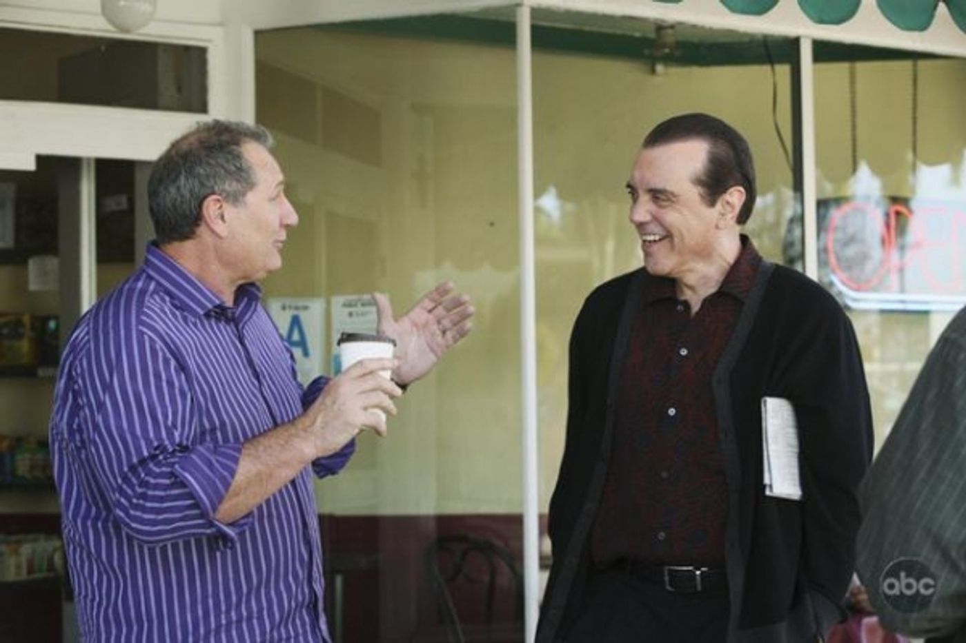 Photo Flash: Chazz Palminteri Guests On ABC's 'Modern Family' Sneak Peak  Image
