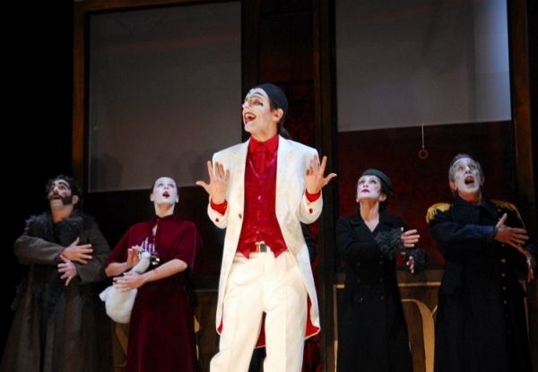 (DetrÃ¡s, I-D) Frank Capdel, Bealia Guerra, Muntsa Rius and FerrÃ¡n Frauca. Delan Photo