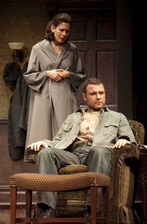 Jessica Hecht and Liev Schreiber @ BroadwayWorld Jessica Hecht and Liev Schreiber Photo