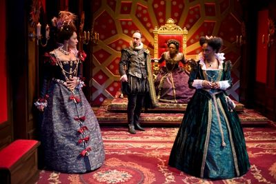 Amelia Workman (as Cordelia), Paul Lazar (as Kent), Okwui Okpokwasili (as Goneril) an Photo