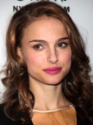 Natalie Portman
@ BroadwayWorld Natalie Portman
Photo