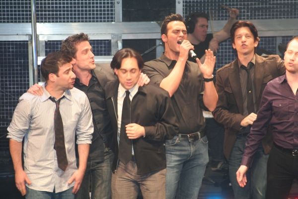 David Josefsberg, Kevin Kern, Ryan Duncan, Cheyenne Jackson and Andy Karl Photo