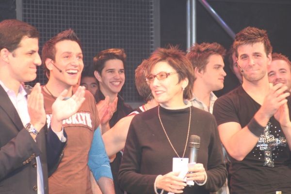Ken Davenport, Ravi Roth, Robyn Goodman, Michael Kadin Craig and previous cast member Photo