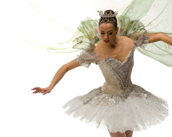 Photo Flash: The Joffrey Ballet Stages CINDERELLA at The Dorothy Chandler Pavilion, 1/28-1/31 Photo Flash: The Joffrey Ballet Stages CINDERELLA at The Dorothy Chandler Pavilion, 1/28-1/31 Image